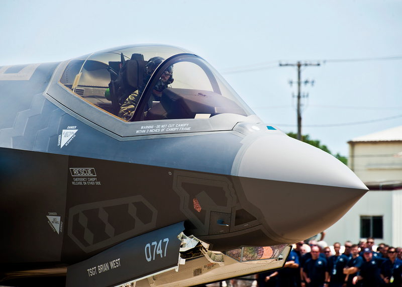 Illustration for article titled Airplane Porn: The First F-35 Arrives at Its First Home